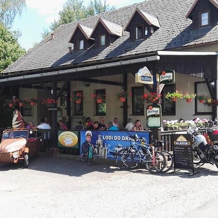 Готель Pension U Loupezaku Єтршиховіце Екстер'єр фото