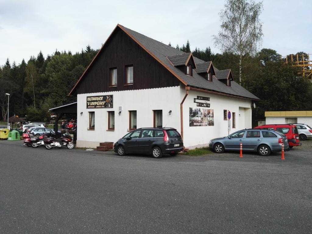 Готель Pension U Loupezaku Єтршиховіце Екстер'єр фото