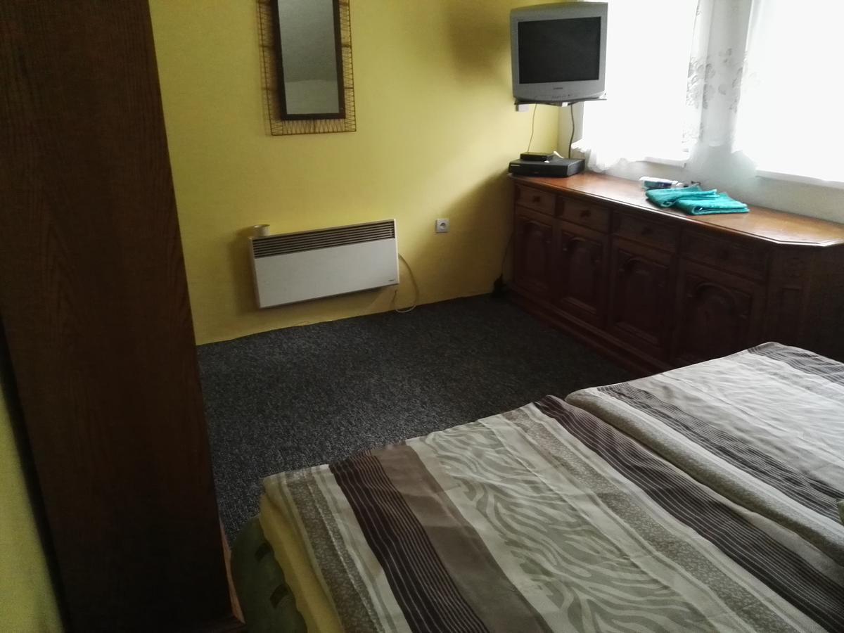 Готель Pension U Loupezaku Єтршиховіце Екстер'єр фото